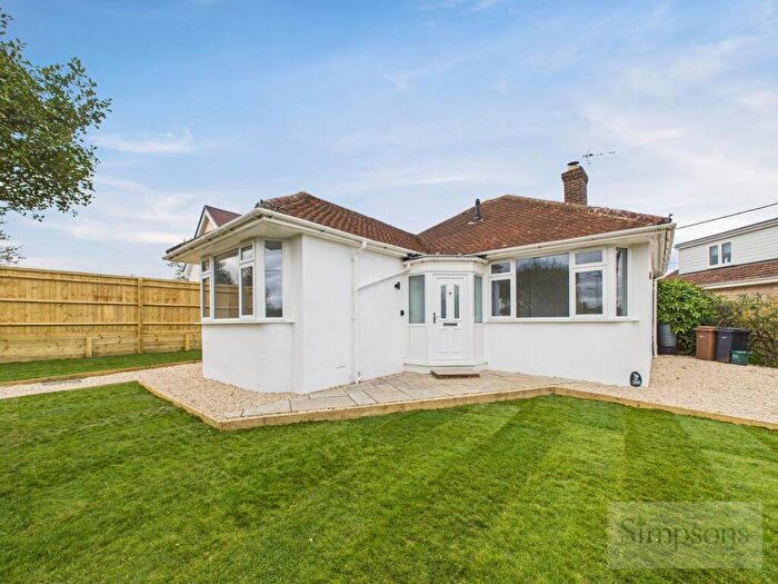 3 Bedroom Detached Bungalow For Sale In Poplar Grove, Kennington, OX1