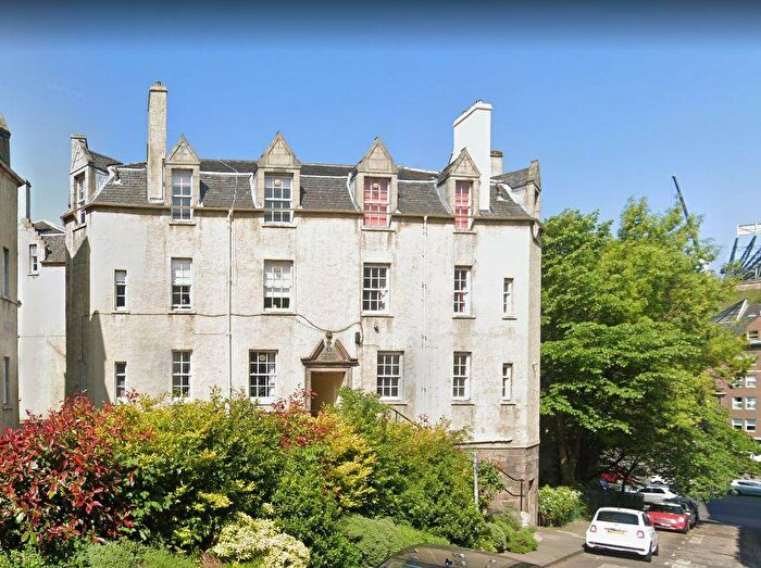 1 Bedroom Flat To Rent In Heriot Bridge, Central, Edinburgh, EH1