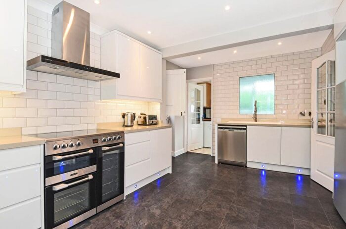 4 Bedroom Detached House For Sale In Yarmouth Road, Ormesby, NR29