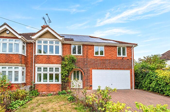 4 Bedroom House For Sale In Eastrop Lane, Basingstoke, Hampshire, RG21
