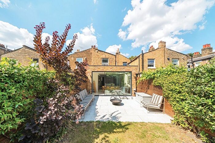 3 Bedroom Terraced House For Sale In Amott Road, Peckham Rye, London, SE15