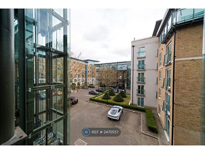 2 Bedroom Flat To Rent In Hopton Road, London, SE18