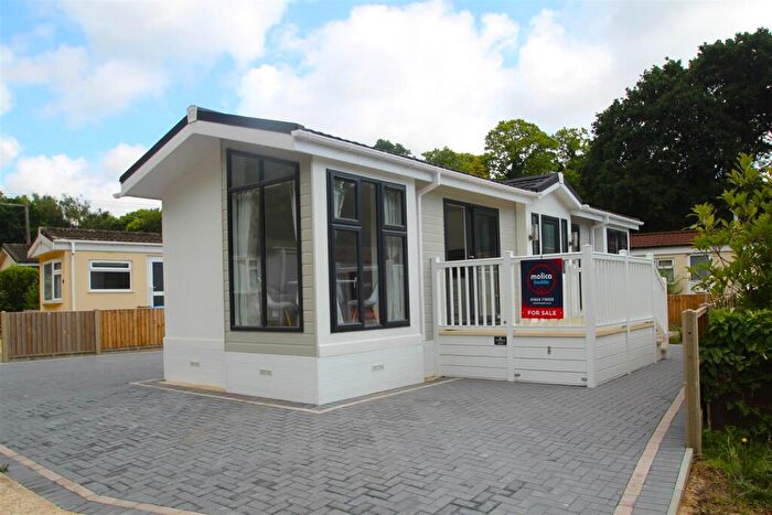 2 Bedroom Mobile Home For Sale In Havenwood, Arundel, BN18