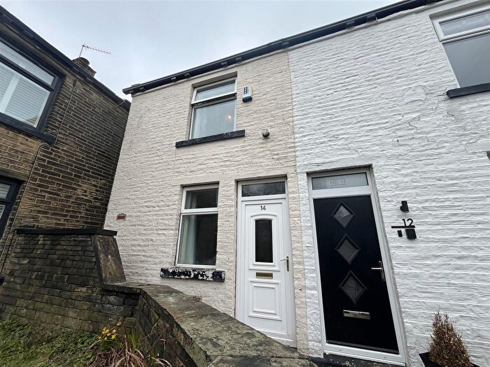 1 Bedroom Terraced House For Sale In St. James Square, Halifax, HX3