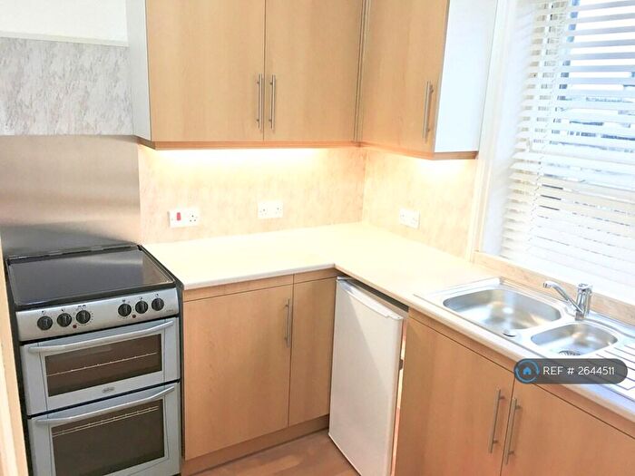 2 Bedroom Flat To Rent In Frankiln Road, Harrogate, HG1