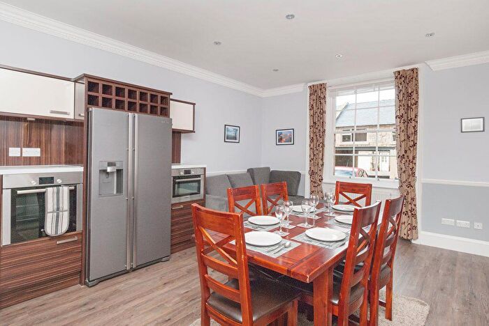 3 Bedroom Flat To Rent In P – Albyn Place, Edinburgh, EH2