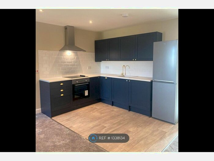 2 Bedroom Flat To Rent In Hall Street, Stockport, SK1