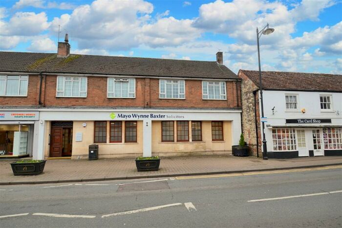 2 Bedroom Flat To Rent In High Street, Storrington, West Sussex, RH20