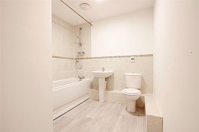 1 Bedroom Flat To Rent In Enstone Road, Enfield, EN3