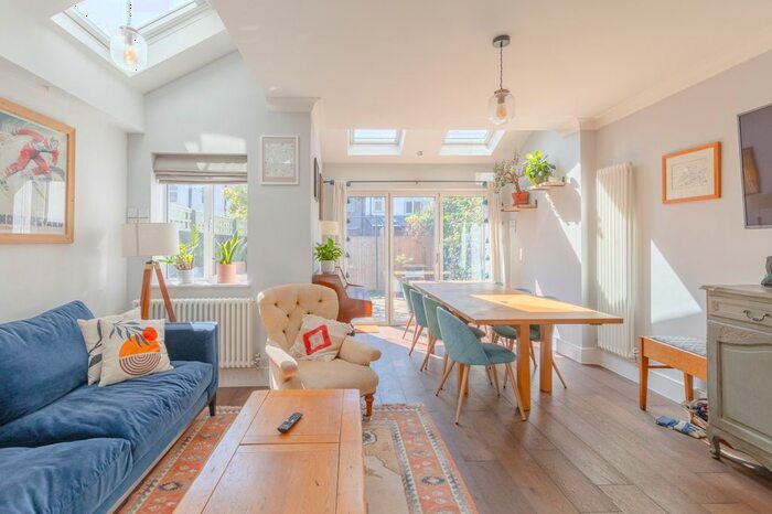 3 Bedroom Property To Rent In Brudenell Road, London, SW17