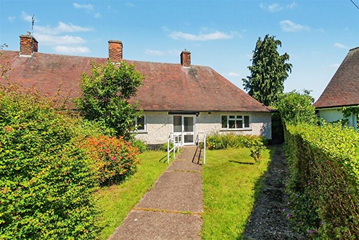 3 Bedroom Bungalow To Rent In Sutton Passeys Crescent, Wollaton, NG8