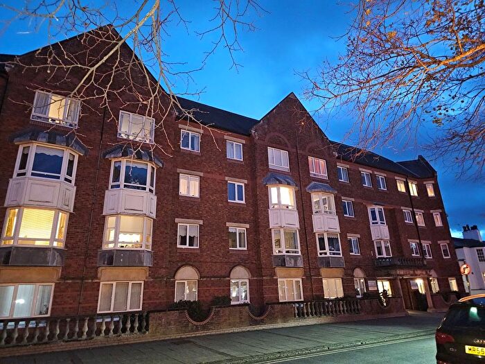 1 Bedroom Flat For Sale In Percival Court, Lord Street, Southport, Merseyside, PR8