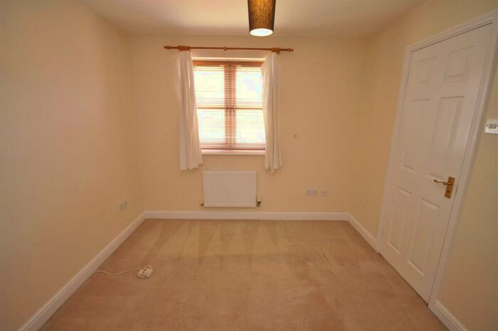 2 Bedroom End Of Terrace House To Rent In Chesterton Drive, Leamington Spa, CV31