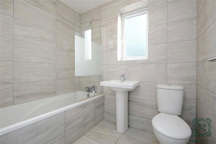 2 Bedroom Apartment To Rent In Fotheringham Road, Enfield, EN1