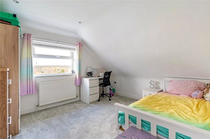 4 Bedroom Detached House For Sale In Grove End Road, Farnham, Surrey, GU9