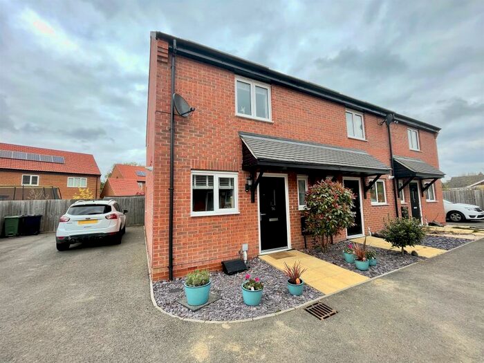 2 Bedroom End Of Terrace House For Sale In Cuckoo Close, Helpston, Peterborough, PE6