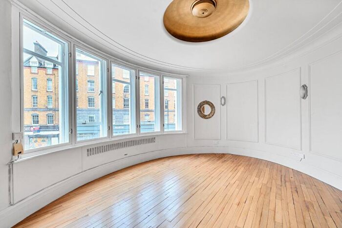 1 Bedroom Flat For Sale In St John Street, Clerkenwell, London, EC1V