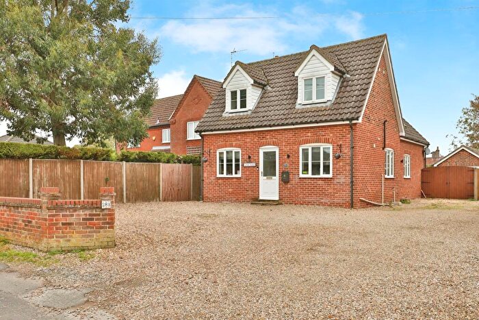4 Bedroom Detached House For Sale In Whitsands Road, Swaffham, PE37