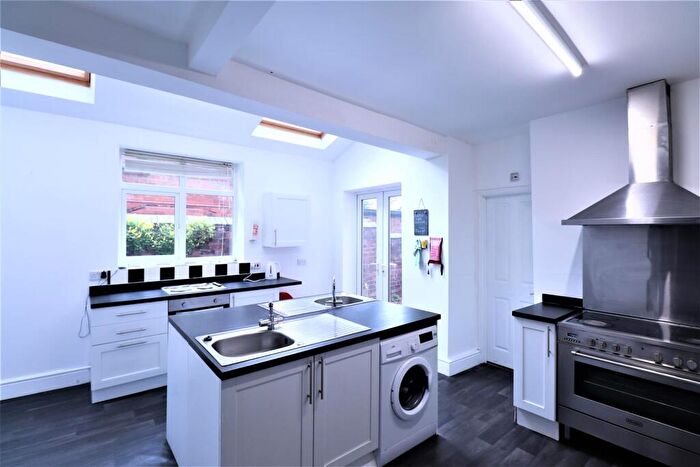 1 Bedroom Terraced House To Rent In Bedroom, First Floor Front Left, Birmingham, B16