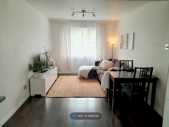 2 Bedroom Flat To Rent In Roxborough Road, Harrow, HA1