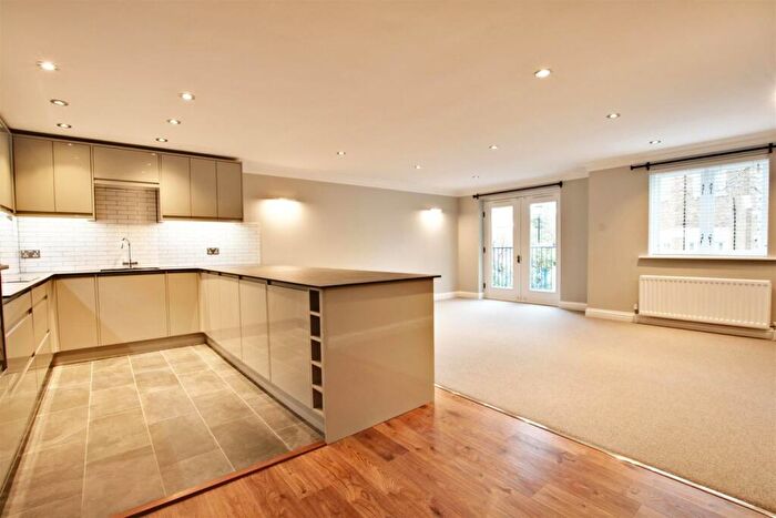 3 Bedroom Apartment To Rent In Hill House Mews, Bromley, Kent, BR2