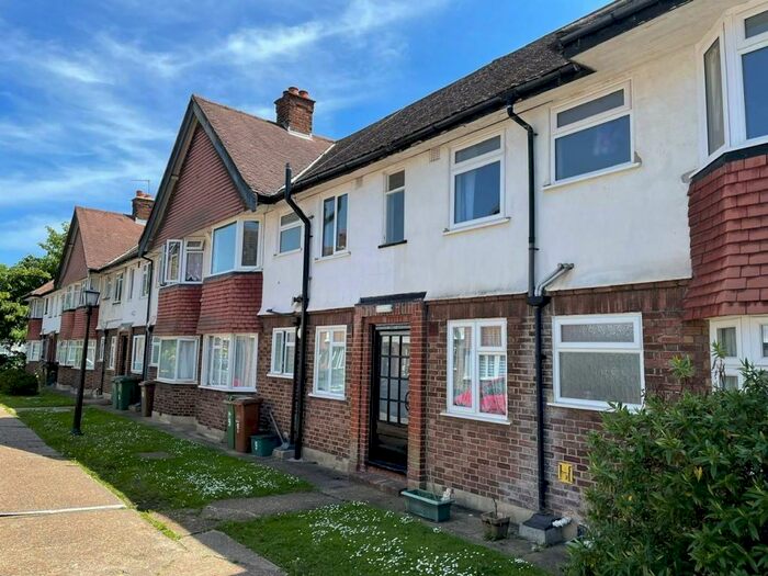 2 Bedroom Apartment To Rent In Bute Court, Wallington, SM6