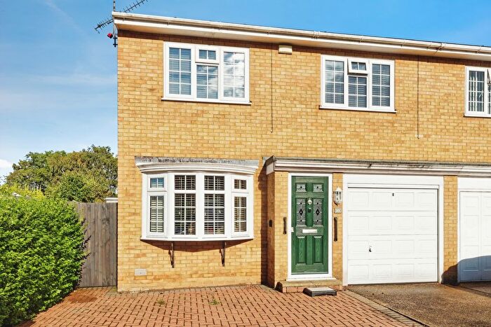3 Bedroom Semi-Detached House For Sale In Weatherly Drive, Broadstairs, Kent, CT10