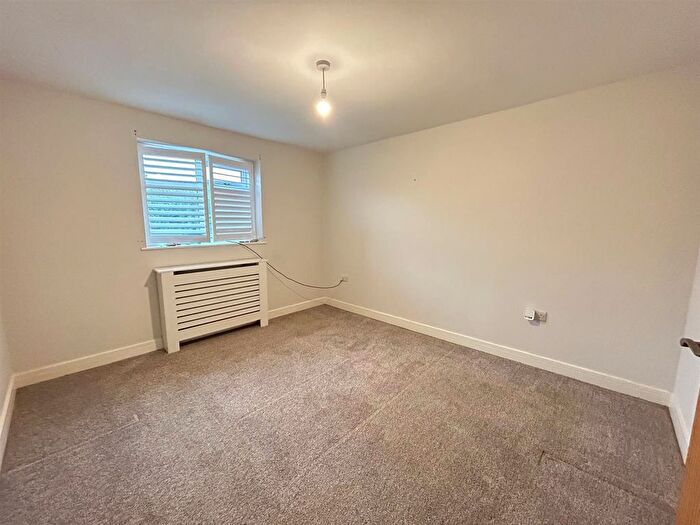 2 Bedroom Detached Bungalow To Rent In Hackness Drive, Scarborough, YO12