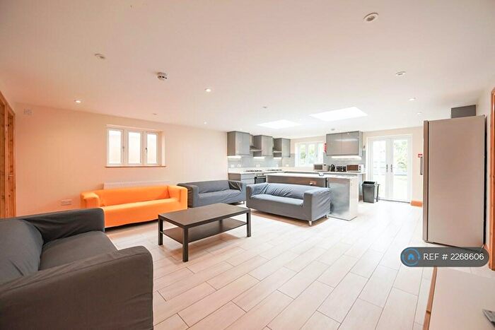 11 Bedroom Detached House To Rent In Wokingham Road, Reading, RG6