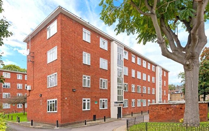 3 Bedroom Flat For Sale In Marshwood House, Kilburn Vale, NW6