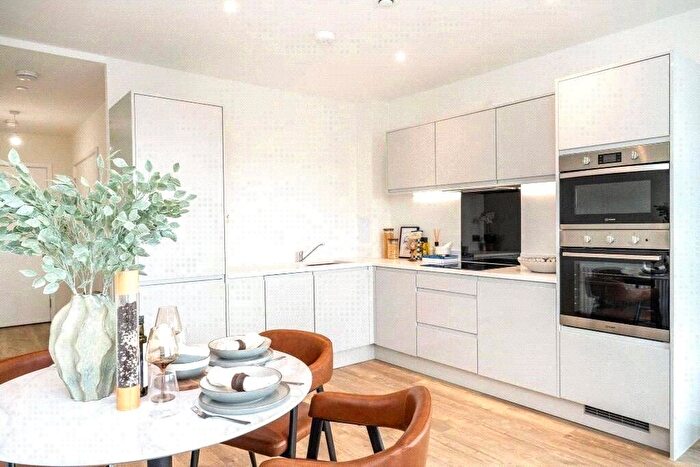 2 Bedroom Flat To Rent In Elmsleigh Road, Staines-Upon-Thames, Surrey, TW18