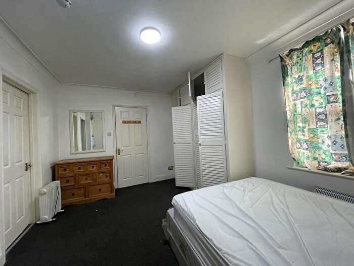 Studio To Rent In Hanworth Road, Feltham, TW13