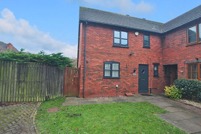 3 Bedroom End Of Terrace House To Rent In Mere Grove, Shawbirch, Telford, TF5