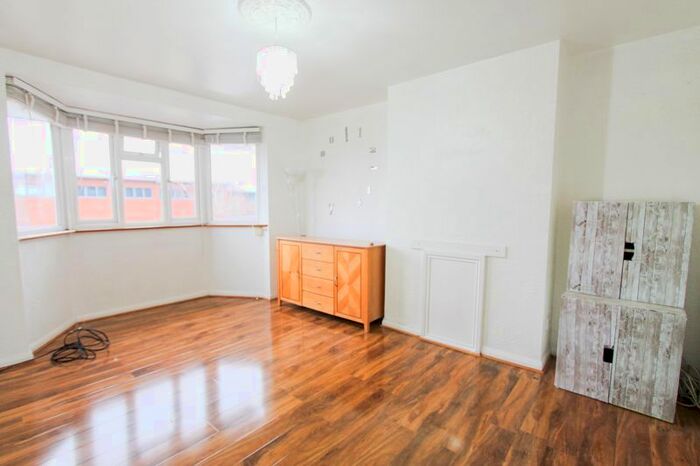 2 Bedroom Maisonette To Rent In Ruislip Road, Greenford, UB6
