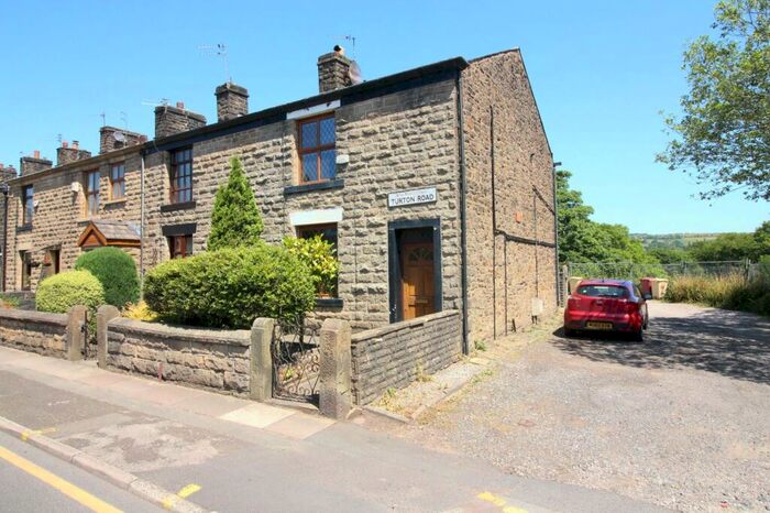 2 Bedroom End Of Terrace House To Rent In Turton Road, Bolton, Greater Manchester, BL2