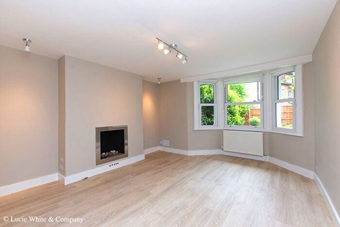 2 Bedroom Flat To Rent In Thornton Hill, Wimbledon, SW19