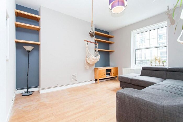 1 Bedroom Flat To Rent In Pembury Road, Hackney, E5