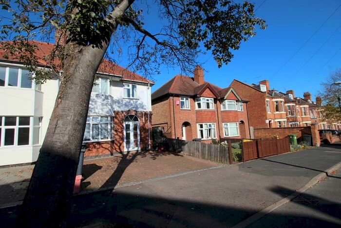 5 Bedroom Semi-Detached House To Rent In Claremont Road, Leamington Spa, Warwickshire, CV31