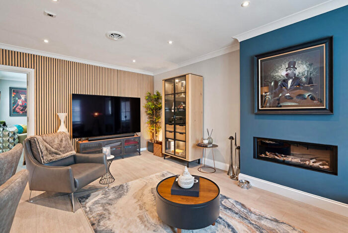 2 Bedroom Apartment For Sale In Trinity House Maidenhead Road, Cookham, SL6