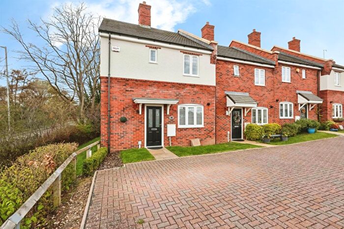 3 Bedroom End Terrace House For Sale In Jade Drive, Hagley, Stourbridge, DY9