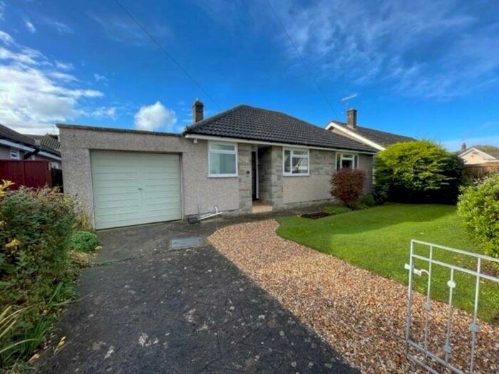 3 Bedroom Bungalow To Rent In Willow Close, Uphill, Weston-super-Mare, BS23