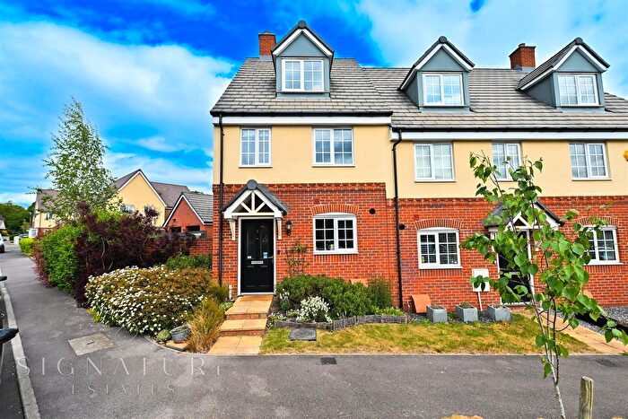3 Bedroom Property For Sale In Tait Place, (Fraser Crescent) Abbots Langley, WD25