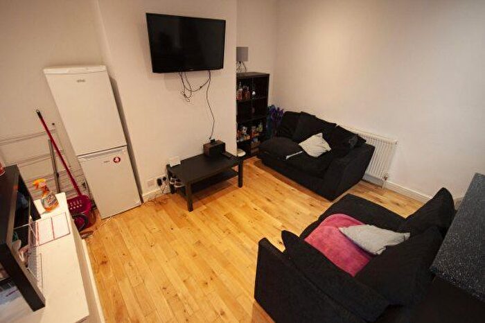 3 Bedroom Property To Rent In Harold Walk, Leeds, West Yorkshire, LS6