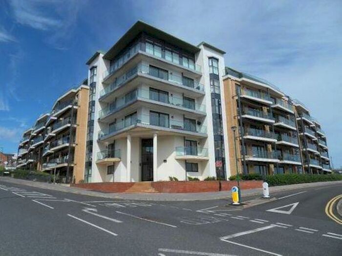 2 Bedroom Flat To Rent In Marina Close, Boscombe Sea Front, BH5