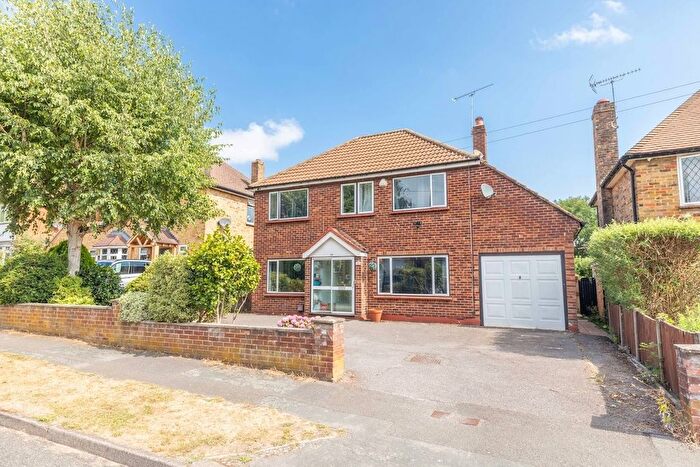4 Bedroom Detached House For Sale In Ashcroft Drive, Denham, UB9