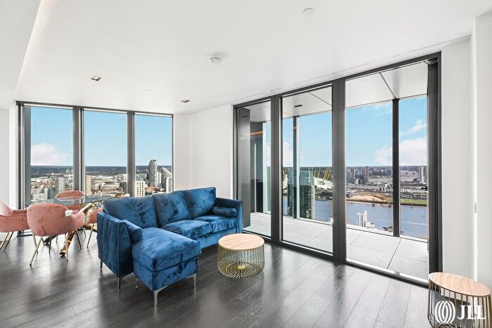 2 Bedroom Flat To Rent In Amory Tower, Marsh Wall, E14