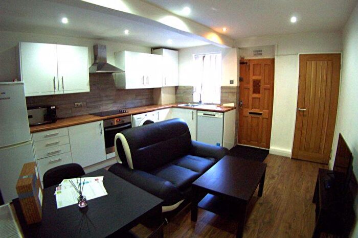 1 Bedroom Flat To Rent In Bennett Road, Leeds, LS6