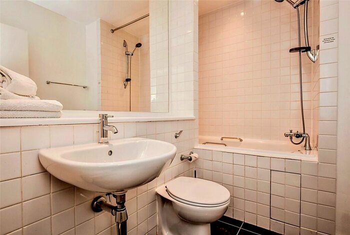1 Bedroom Flat For Sale In Deansgate Quay, Deansgate, Manchester, Greater Manchester, M3