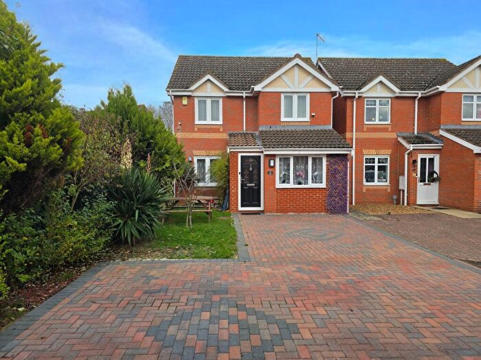 3 Bedroom Detached House For Sale In Brindlestone Close, Hunsbury Meadows, NN4