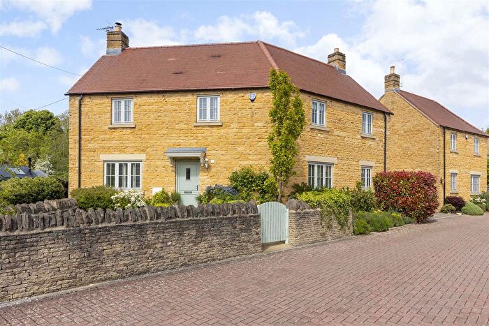 4 Bedroom Detached House For Sale In Jubilee Mews, Andoversford, GL54